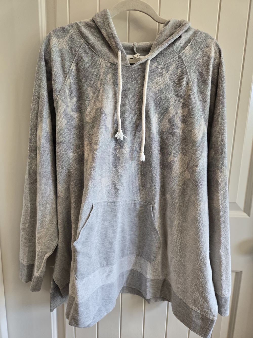 Maurices Light Gray Camouflage Hooded Pullover Size 4x